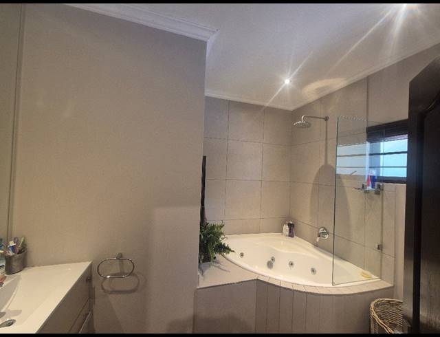 5 BEDROOM DUPLEX FOR SALE IN LA LUCIA